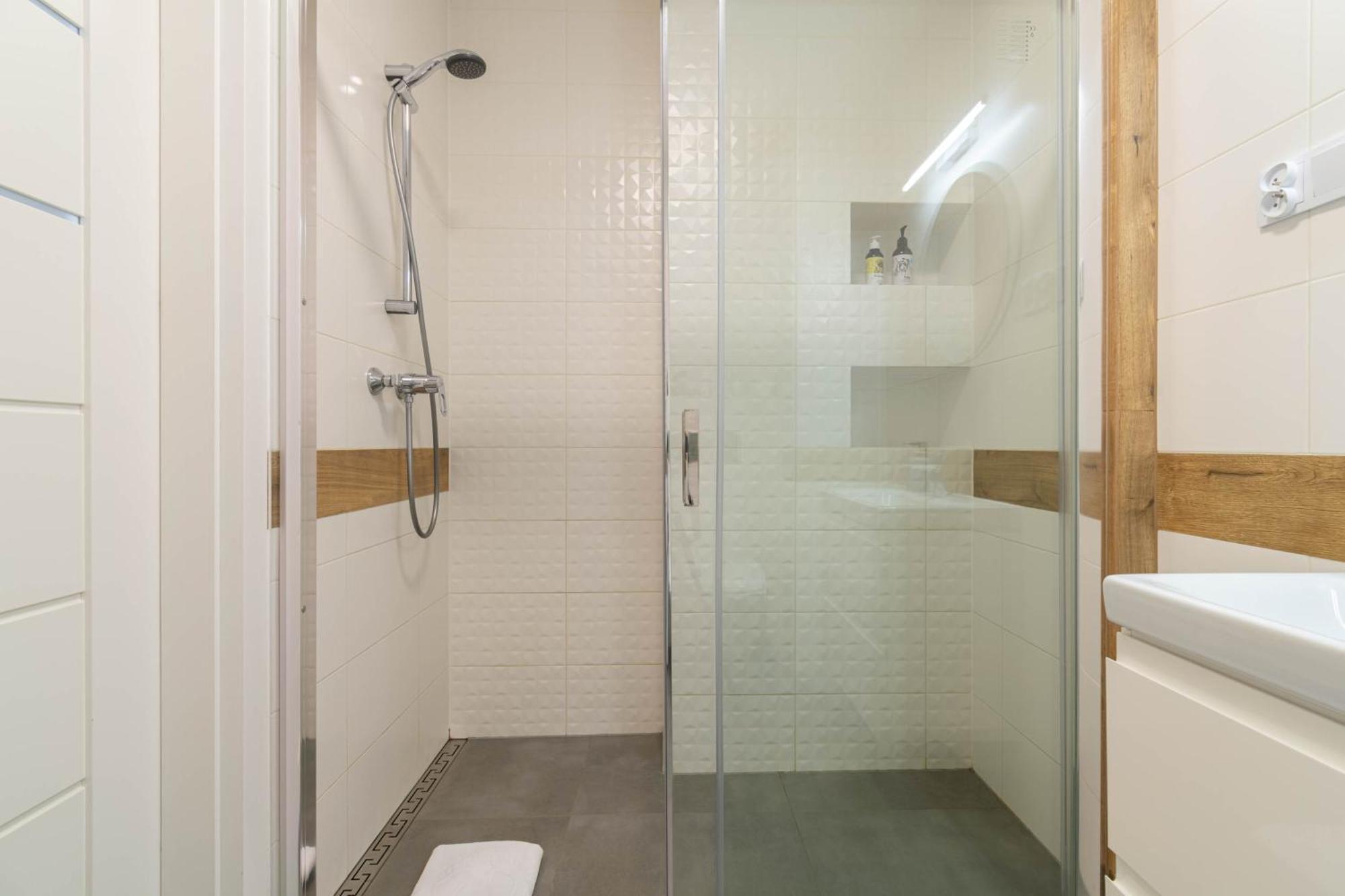 Oasis Trzy Stawy - Free Parking - Self Check-In Apartment Katowice Bagian luar foto